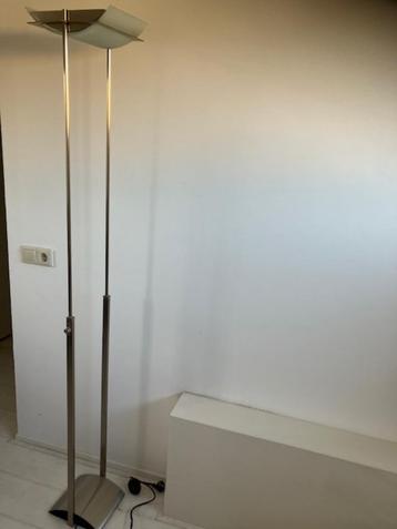 Estiluz design vloerlamp beschikbaar voor biedingen