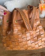 Robita gevlochten leren vintage tas, Ophalen of Verzenden, Zo goed als nieuw, Bruin, Handtas