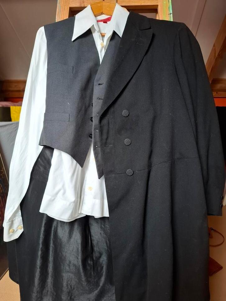 Karnaval oude lange trouw jas heren mt M/L, Kleding | Heren, Kostuums en Colberts, Gedragen, Ophalen