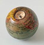 Antieke Blikken Globe met Puntenslijper en Kompas, Antiek en Kunst, Curiosa en Brocante, Verzenden