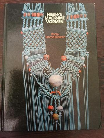 Nieuwe macrame vormen Bonny Schmid- Burleson beschikbaar voor biedingen