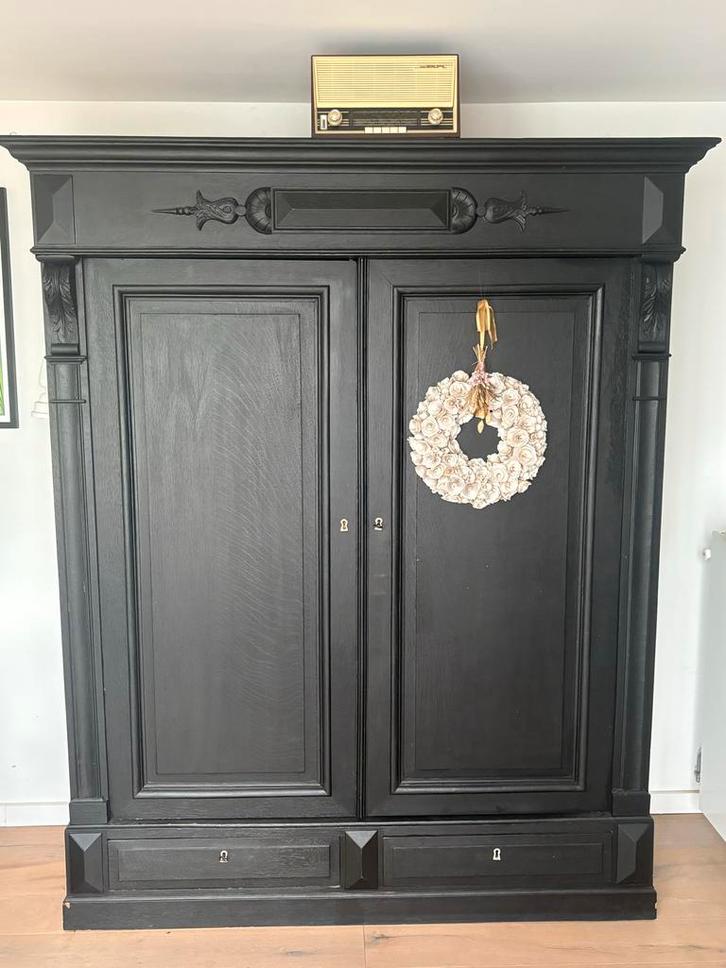 Zwarte oude kast met legplanken en lades, Huis en Inrichting, Kasten | Kledingkasten, Gebruikt, 200 cm of meer, 150 tot 200 cm