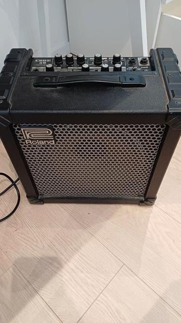 Roland cube 30 gitaarversterkers  beschikbaar voor biedingen