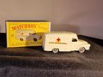 Matchbox lesney 14C2 lomas ambulance 1962 silver plastic wh, Ophalen of Verzenden, Zo goed als nieuw