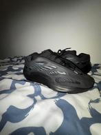 Yeezy 700 maat 45, Kleding | Heren, Ophalen of Verzenden, Zo goed als nieuw