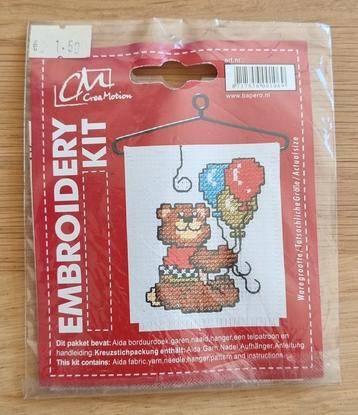 Leuke kleine borduurpakketjes beschikbaar voor biedingen
