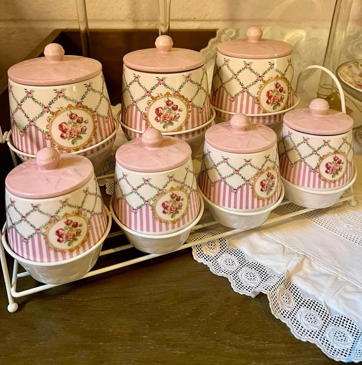 Voorraadpotjes in rekje, Huis en Inrichting, Keuken | Servies, Gebruikt, Overige typen, Overige stijlen, Keramiek, Ophalen of Verzenden
