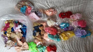 Partij baby haarbandjes assorti, half doosje vol diversen mo beschikbaar voor biedingen