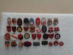 35 stuks Buitenlandse Voetbal Speldjes., Verzamelen, Speldjes, Pins en Buttons, Ophalen of Verzenden, Zo goed als nieuw, Sport