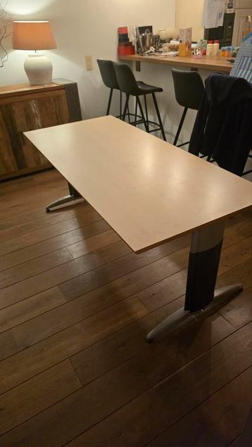 Professioneel bureau  (buro  )80x180 - in hoogte verstelbaar beschikbaar voor biedingen
