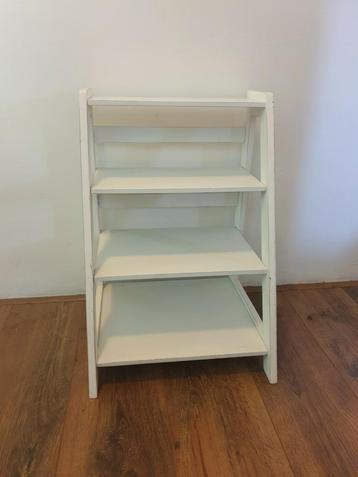 Te koop, kastje / etagere. Handig als display.  beschikbaar voor biedingen