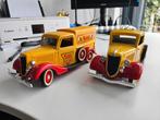 2 Ford V8 modellen , 1 x kodak en 1 x dunlop, Hobby en Vrije tijd, Modelauto's | 1:18, Ophalen of Verzenden, Gebruikt, Auto, Solido