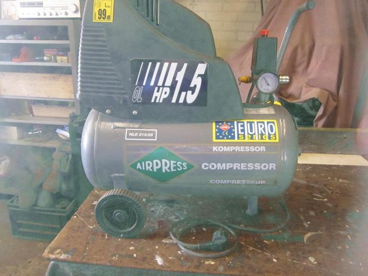 luchtcompressor, Doe-het-zelf en Verbouw, Compressors, Zo goed als nieuw, 6 tot 10 bar, 25 tot 100 liter, Minder dan 200 liter/min