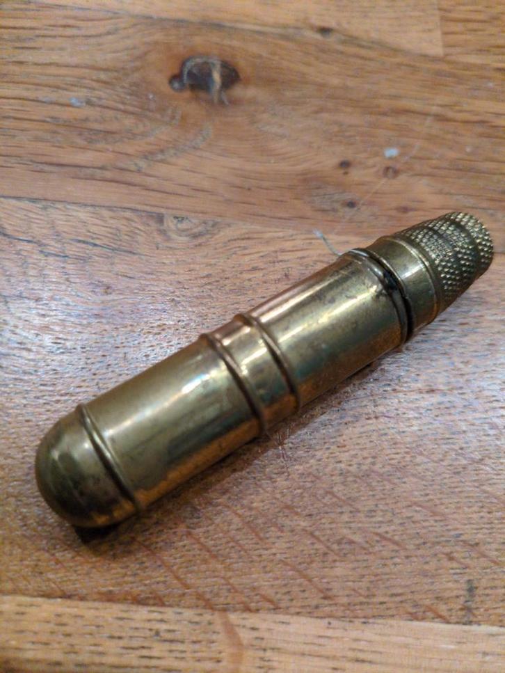 Antiek Naaigarnituur in Messing Houder, Antiek en Kunst, Antiek | Gereedschap en Instrumenten, Ophalen of Verzenden