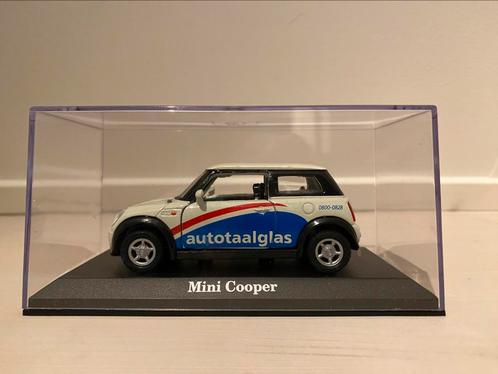 NIEUW: MINI Cooper 1:36, Hobby en Vrije tijd, Modelauto's | Overige schalen, Nieuw, Ophalen of Verzenden