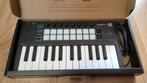 Nieuwstaat novation launchkey mini mk3, Muziek en Instrumenten, Midi-apparatuur, Ophalen, Zo goed als nieuw