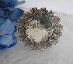 Brocant, verzilverd fotolijstje met fraaie bloemenrand, Ophalen of Verzenden