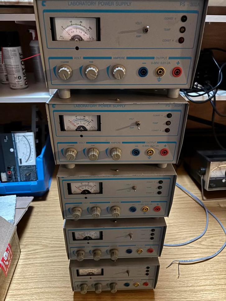 Regelbare Labvoeding PS-302A, Hobby en Vrije tijd, Elektronica-componenten, Gebruikt, Ophalen of Verzenden