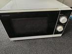 Magnetron Sharp, zeer weinig gebruikt, 800W, 20L, Ophalen, Minder dan 45 cm, Draaiplateau, Vrijstaand