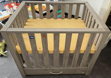 Baby box van TWF (100x80) met la en in hoogte verstelbaar  beschikbaar voor biedingen