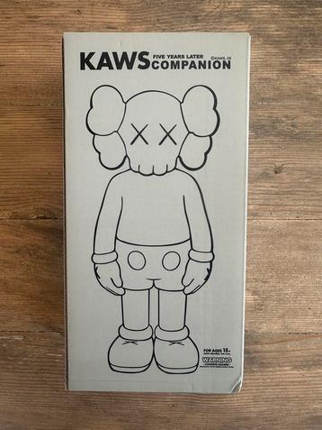 Kaws Vinyl Figure beschikbaar voor biedingen