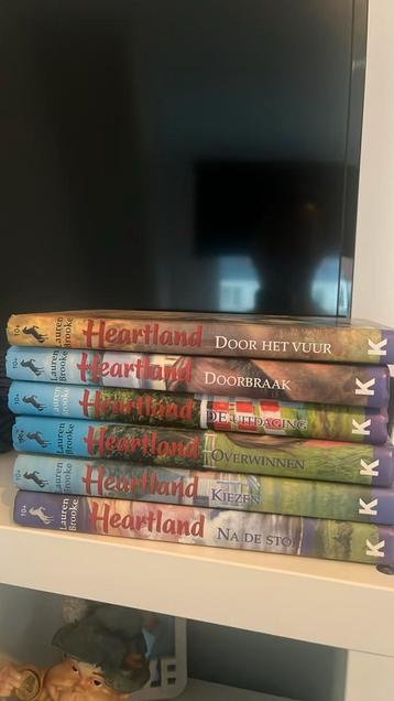 Heartland boeken 6 stuks beschikbaar voor biedingen