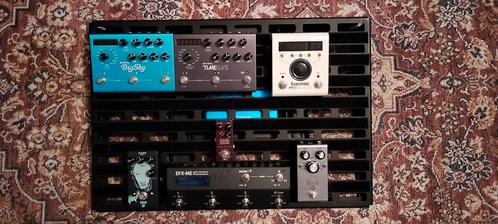 Pedalboard en diverse effecten, Muziek en Instrumenten, Effecten, Gebruikt, Chorus, Delay of Echo, Distortion, Overdrive of Fuzz