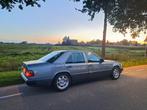 Mercedes w124 Youngtimer E200 2.0 16v. 1993 org. NL, Auto's, 1998 cc, Zwart, 4 cilinders, Alarm