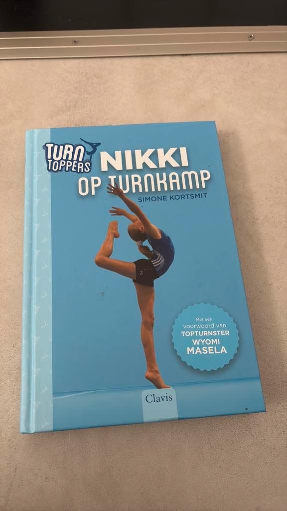 Simone Kortsmit - Nikki op turnkamp, Boeken, Kinderboeken | Jeugd | 10 tot 12 jaar, Zo goed als nieuw, Ophalen of Verzenden