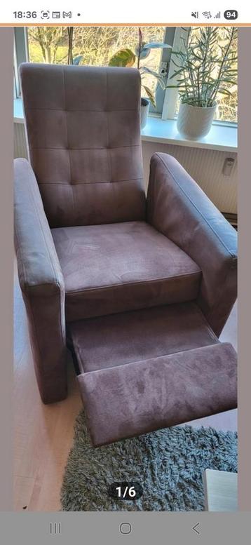 2 fauteuils gebruikt 1 vaste 1 relax zien beide het zelfde u beschikbaar voor biedingen