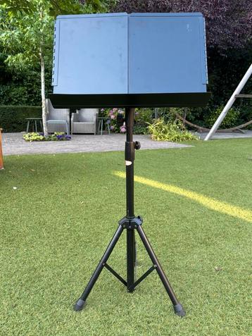Professionele muziekstandaard van Stagg beschikbaar voor biedingen