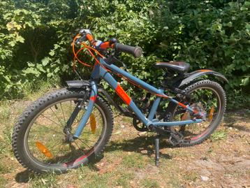 Kinderfiets Cube ACID 200 20 inch in goede staat €150 beschikbaar voor biedingen