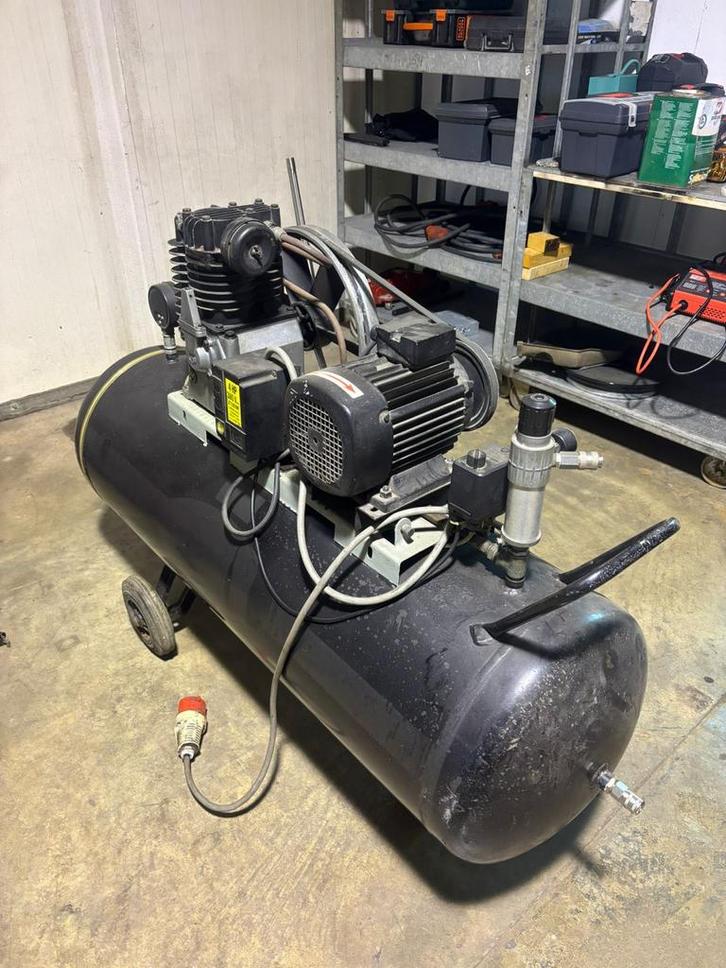 Krachtstroom Luchtcompressor 380V, Doe-het-zelf en Verbouw, Compressors, Gebruikt, 10 bar of meer, 100 liter of meer, 400 tot 800 liter/min