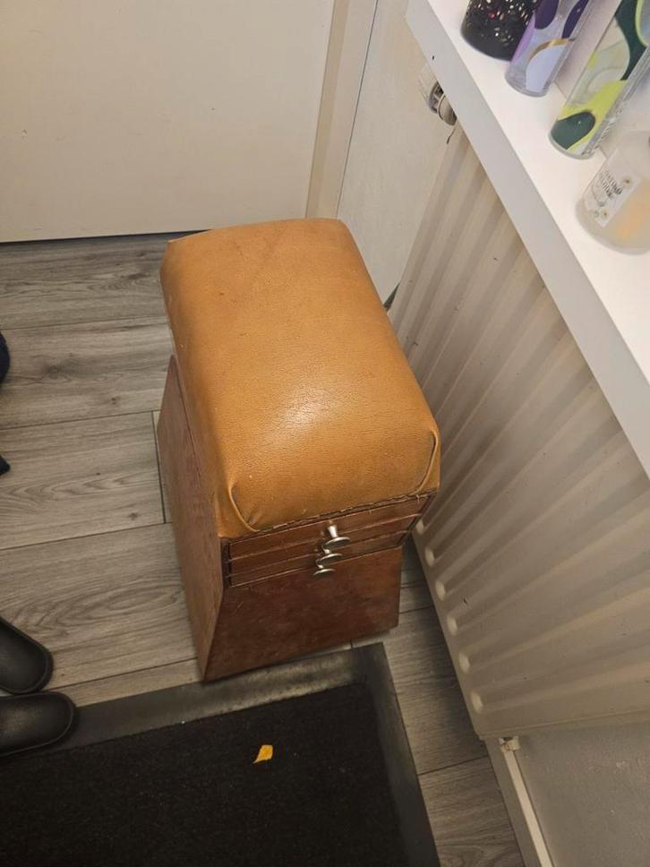 Oude viskist met zitje en opbergruimte, Huis en Inrichting, Stoelen, Ophalen of Verzenden