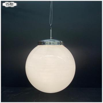 Vintage opaline hanglamp, diameter 30 cm . nieuw snoer beschikbaar voor biedingen