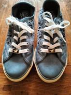 Mustang schoenen / canvas sneakers met kant, Kleding | Dames, Schoenen, Blauw, Ophalen of Verzenden, Mustang, Sneakers of Gympen