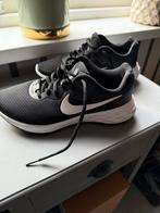 Nike zwart witte sportschoen maat 38-39, Ophalen of Verzenden, Zo goed als nieuw, Zwart