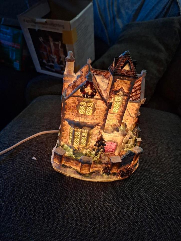 4 Kersthuizen met Verlichting - Sfeervol!, Diversen, Kerst, Zo goed als nieuw, Ophalen