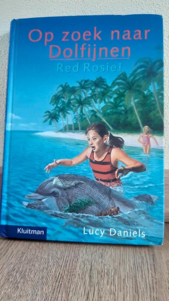 L. Daniels - Red Rosie!, Boeken, Kinderboeken | Jeugd | 10 tot 12 jaar, Zo goed als nieuw, Ophalen of Verzenden