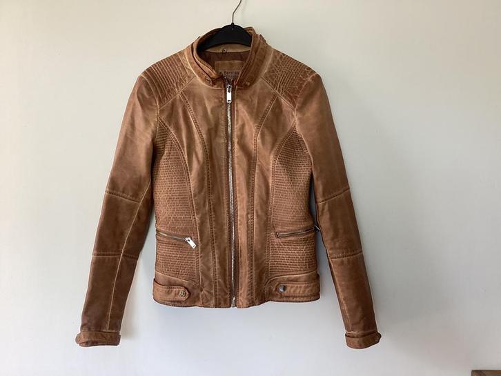Beige (caramel) jack van Bershka maat eur. L.   Mexx30., Kleding | Dames, Jassen | Winter, Zo goed als nieuw, Maat 42/44 (L), Bruin