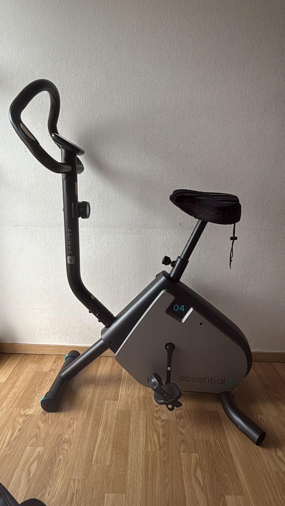 Domyos Essential 2 Hometrainer, Sport en Fitness, Fitnessmaterialen, Zo goed als nieuw, Overige typen, Benen, Ophalen of Verzenden