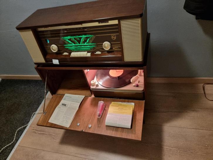 Philips B7X14A met (of beide appart)meubel/platenwisselaar, Antiek en Kunst, Antiek | Tv's en Audio, Ophalen of Verzenden