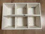 Witte bak met 6 vakken, Ophalen of Verzenden, Gebruikt, Overige houtsoorten, Minder dan 50 cm
