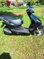 Te koop: Piaggio Fly met weinig km, Fietsen en Brommers, Scooters | Piaggio, Ophalen, Zo goed als nieuw, Fly