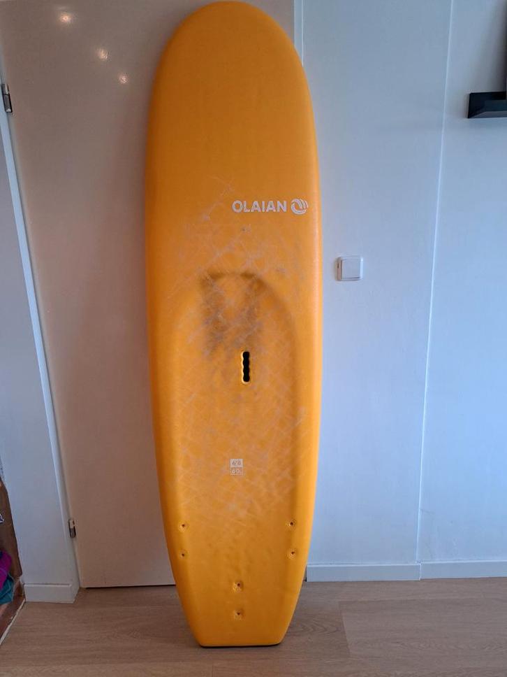 Softtop Surfboard 6'8 - Ideaal voor Beginners!, Watersport en Boten, Golfsurfen, Zo goed als nieuw, Longboard, Met vinnen, Met koord