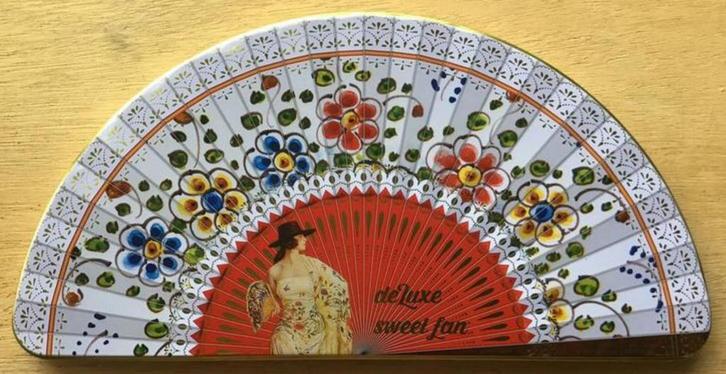 Blik La Estepeña in de vorm van een Spaanse waaier - ZGAN, Verzamelen, Blikken, Zo goed als nieuw, Overige, Ophalen of Verzenden