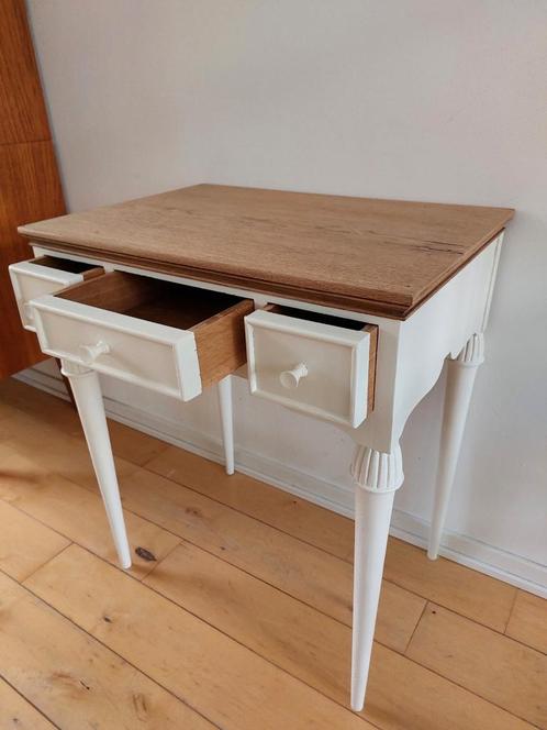 Prachtig oud frans brocante bijzettafeltje / hal tafeltje, Huis en Inrichting, Tafels | Sidetables, Zo goed als nieuw, 25 tot 50 cm