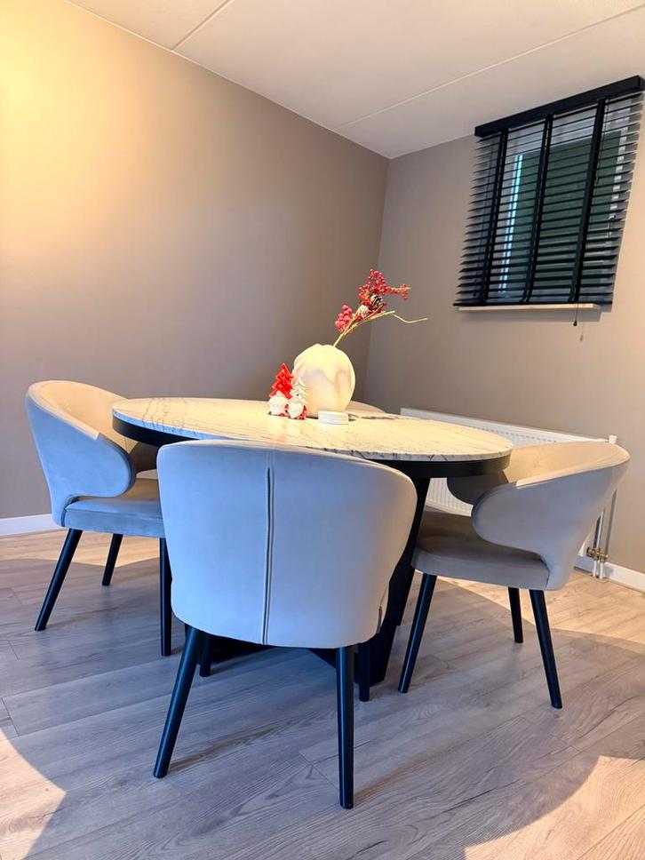 Richmond interiors eettafel + 4 stoelen, Huis en Inrichting, Tafels | Eettafels, Zo goed als nieuw, 50 tot 100 cm, 200 cm of meer