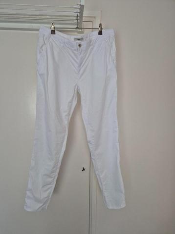 ZOMERBROEK (CHINO) VAN ‘ESPRIT’ beschikbaar voor biedingen