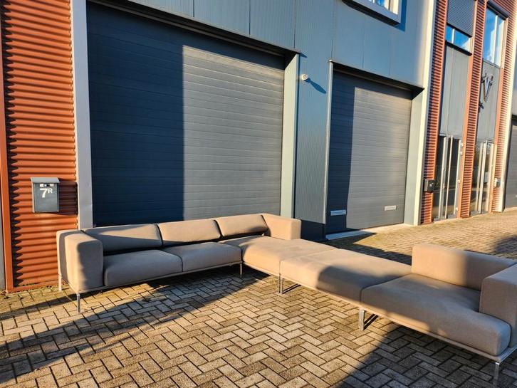 Cassina MOOV hoekbank by Piero Lissoni, Huis en Inrichting, Banken | Voetenbanken en Poefen, Ophalen of Verzenden